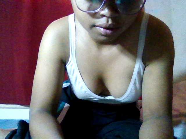 Rosah live webcam show