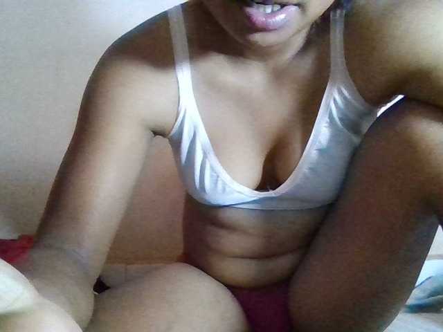 Rosah's BongaCams show and profile