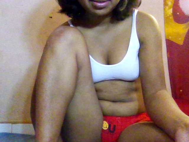 Rosah live webcam show