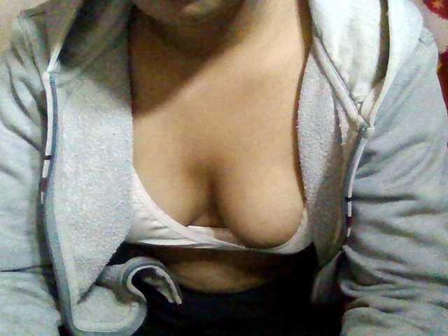 Rosah live webcam show