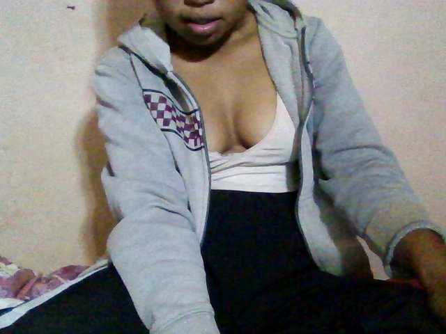 Rosah live webcam show
