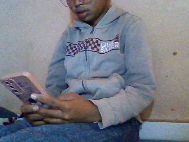 Rosah live webcam show