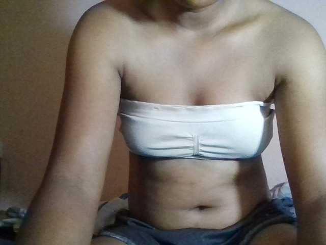 Rosah's BongaCams show and profile