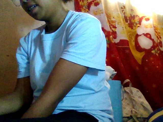 Rosah live webcam show