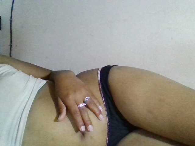 Rosah webcam bongacams model stream image