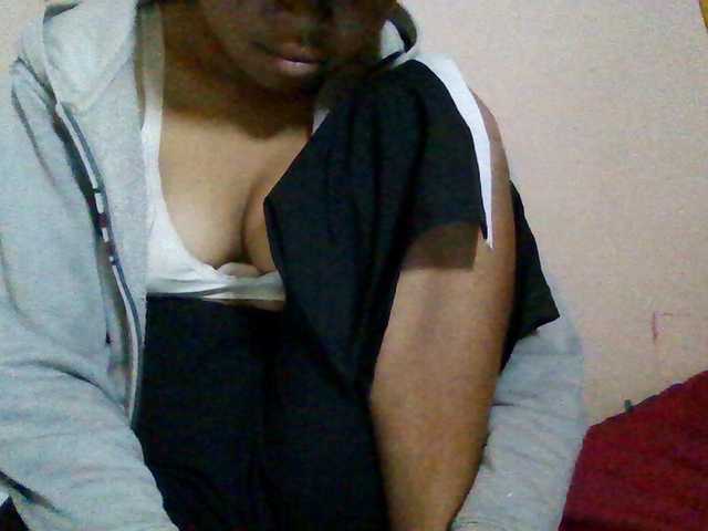Rosah live webcam show