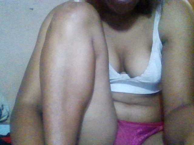 Rosah live cam on BongaCams