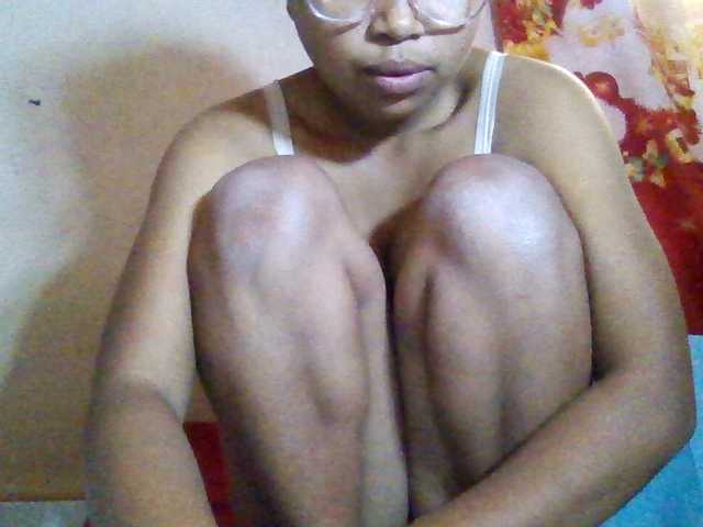 Rosah live webcam show