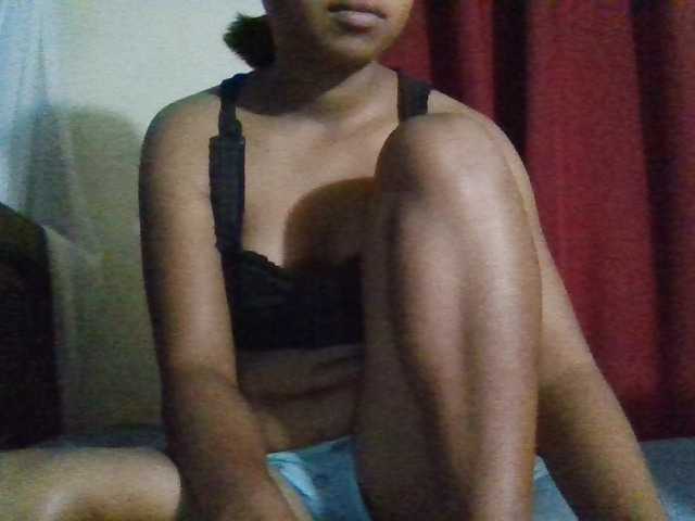 Rosah's BongaCams show and profile