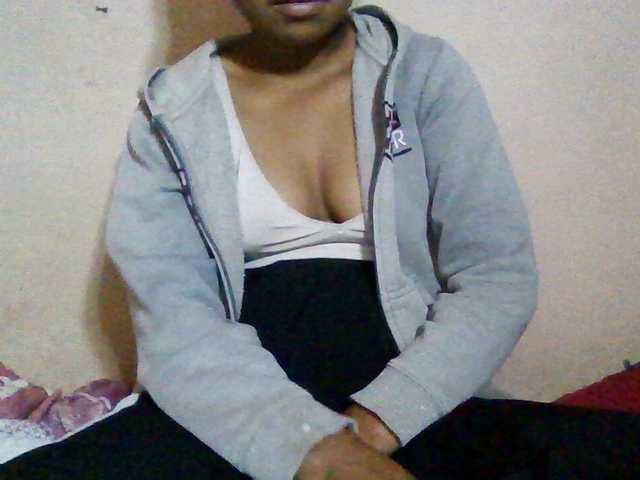 Rosah live webcam show