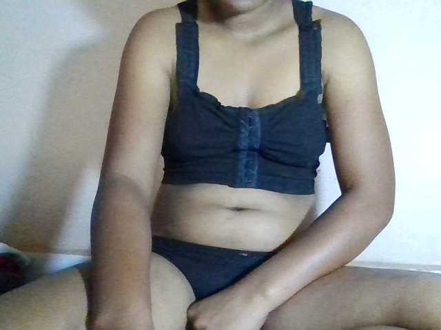 Rosah's BongaCams show and profile