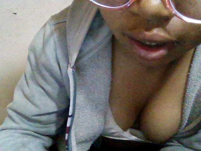 Rosah live webcam show