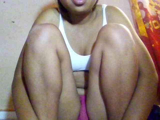 Rosah Live Webcam on BongaCams