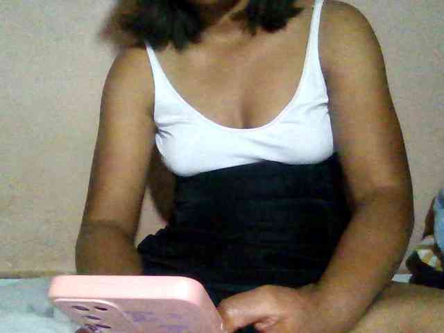 Rosah Live Webcam on BongaCams