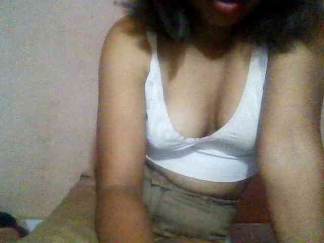 Rosah Live Webcam on BongaCams