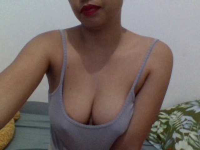SexyLoren, live now on BongaCams