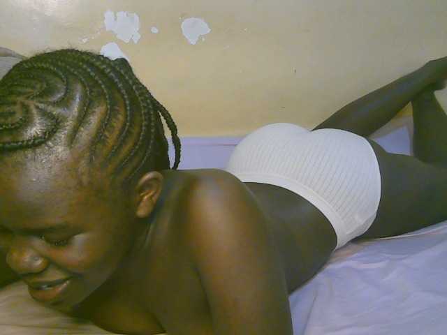 le modèle Fancy-melody est en webcam porno dans un show sur le site bongacams, il possède les tags suivants: Ebony,Brunette,Shaved