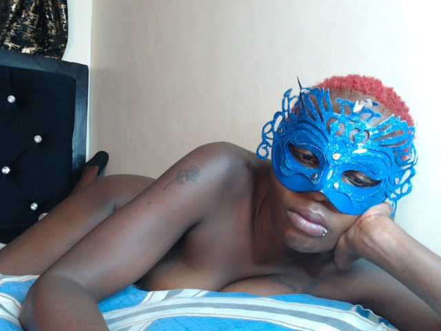 Queenbee25