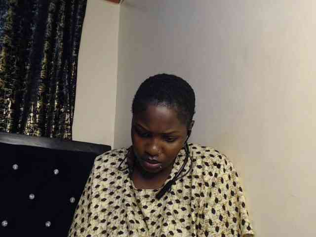 Queenbee25 webcam