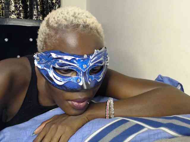 Queenbee25 webcam