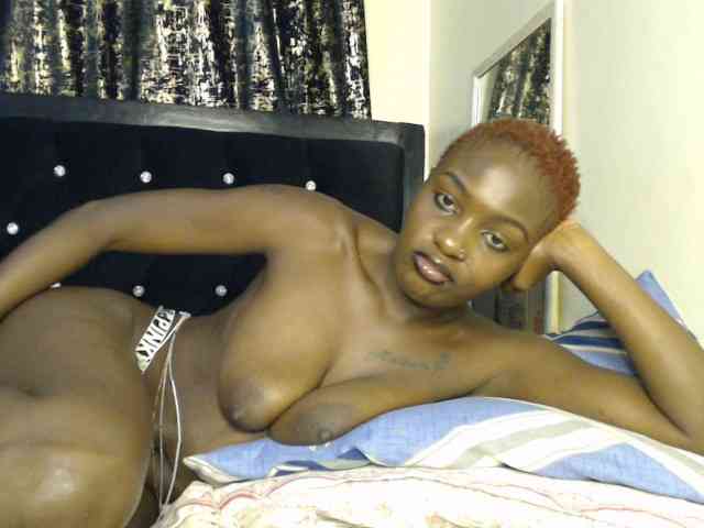 Queenbee25 webcam
