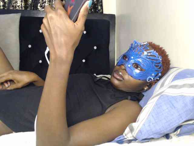 Queenbee25 webcam