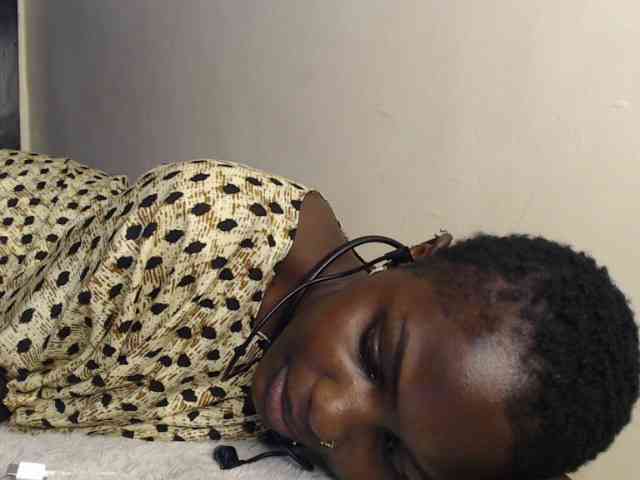 Queenbee25 webcam