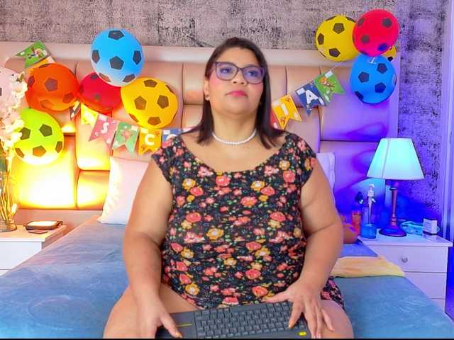 SelennaCooper live cam on BongaCams