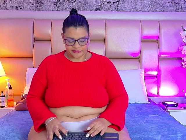 SelennaCooper's BongaCams show and profile