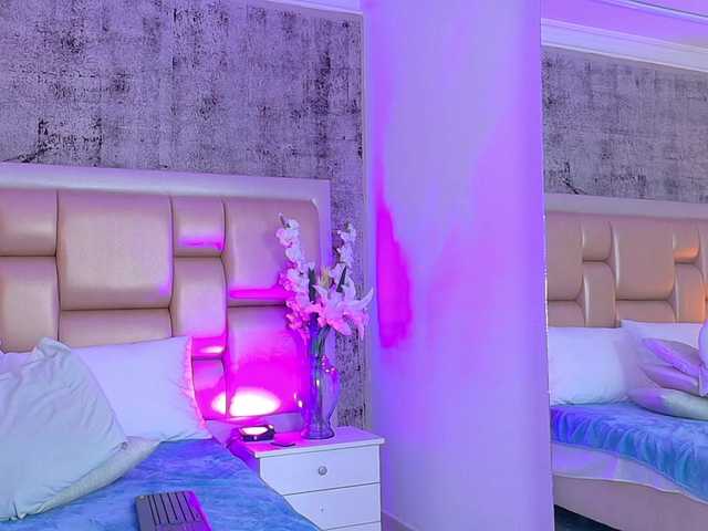 SelennaCooper's BongaCams show and profile