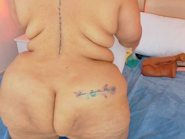 SelennaCooper live cam on BongaCams