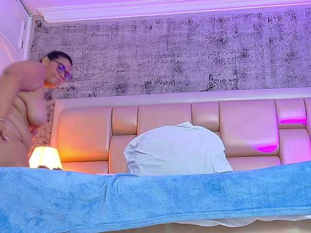 SelennaCooper's BongaCams show and profile