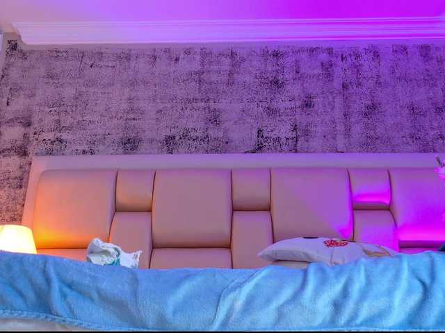 SelennaCooper's BongaCams show and profile