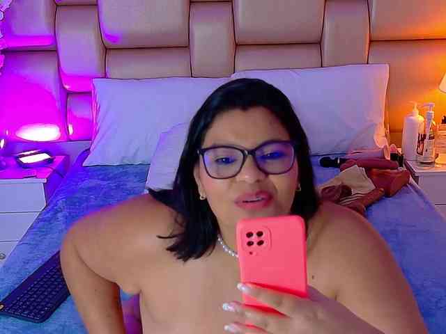 SelennaCooper webcam