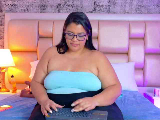 SelennaCooper webcam