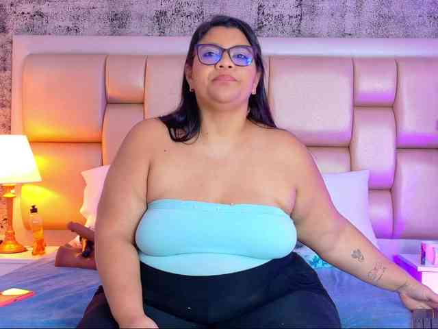 SelennaCooper webcam