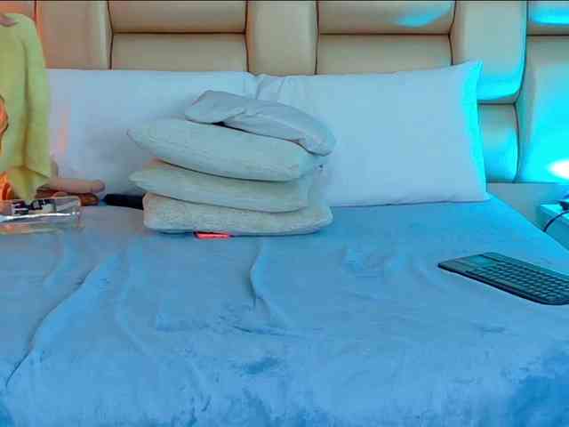 SelennaCooper webcam