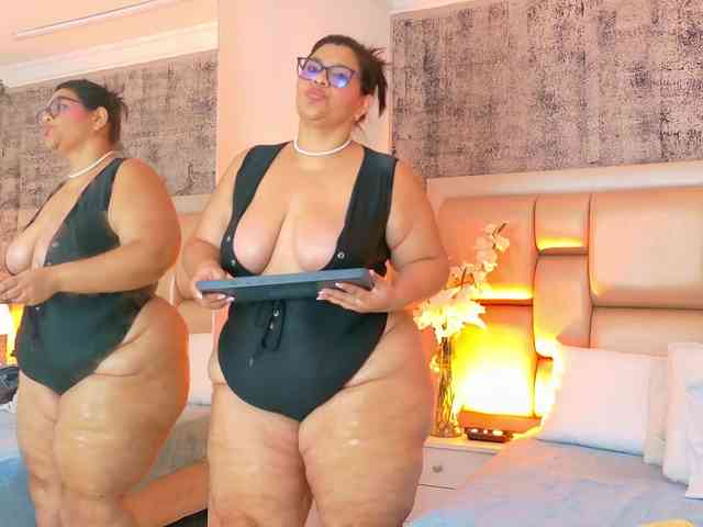 SelennaCooper webcam