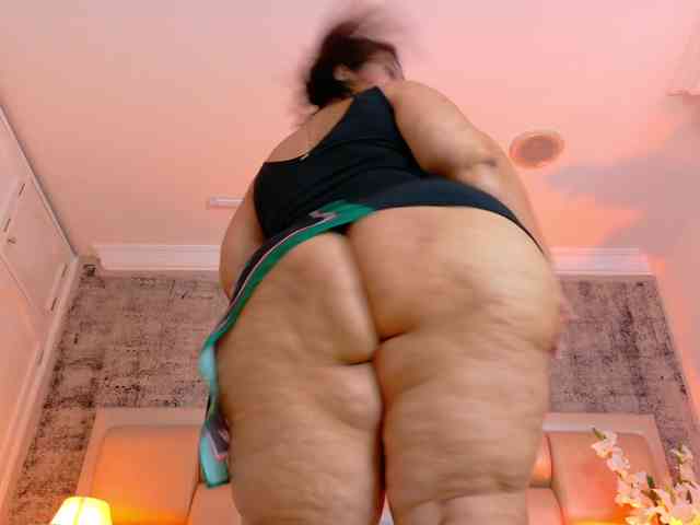 Model: SelennaCooper
