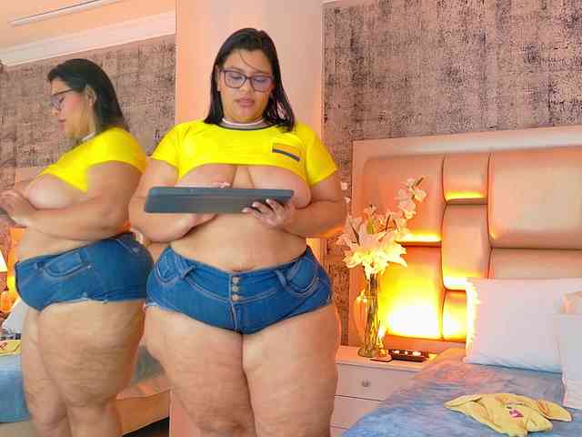 SelennaCooper webcam