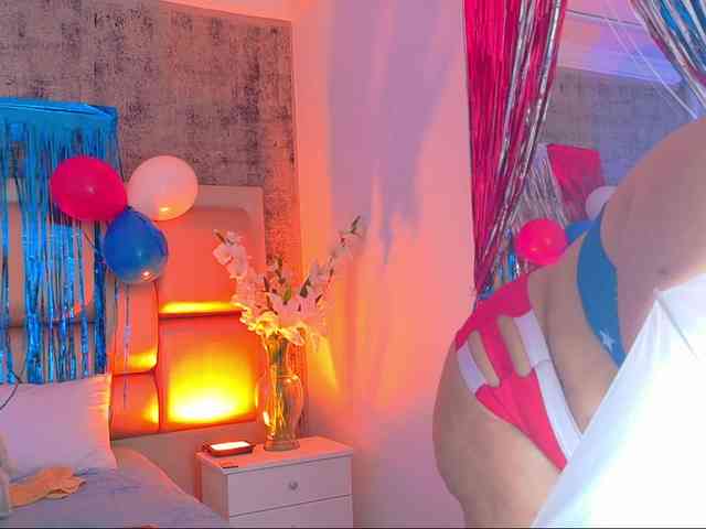 SelennaCooper webcam