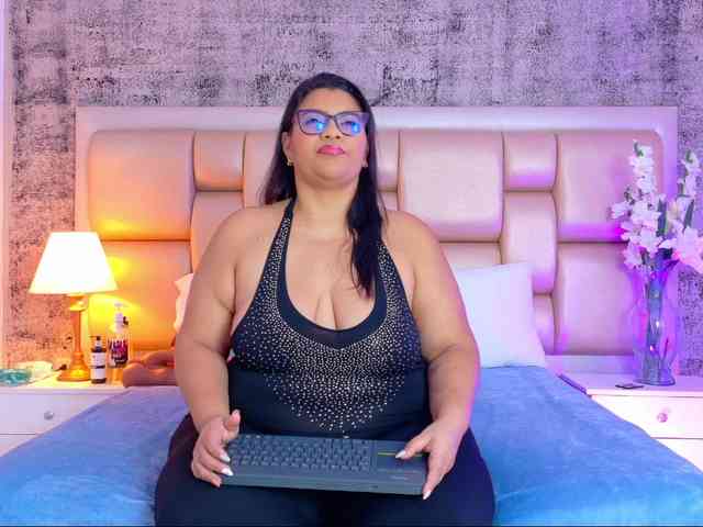 SelennaCooper webcam