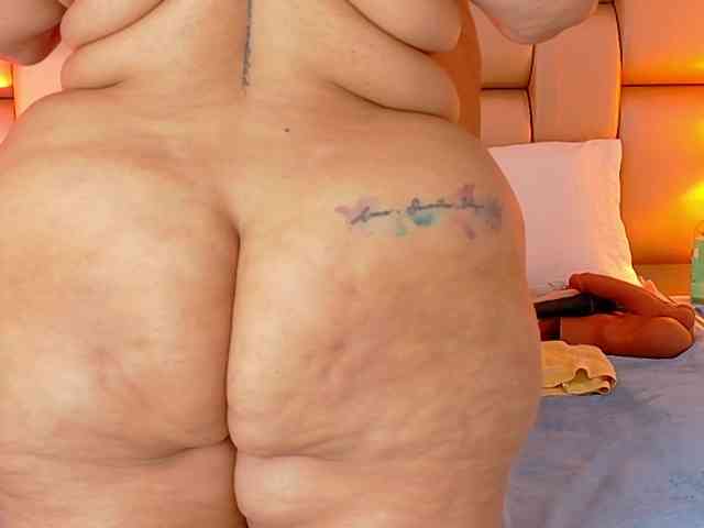 SelennaCooper webcam