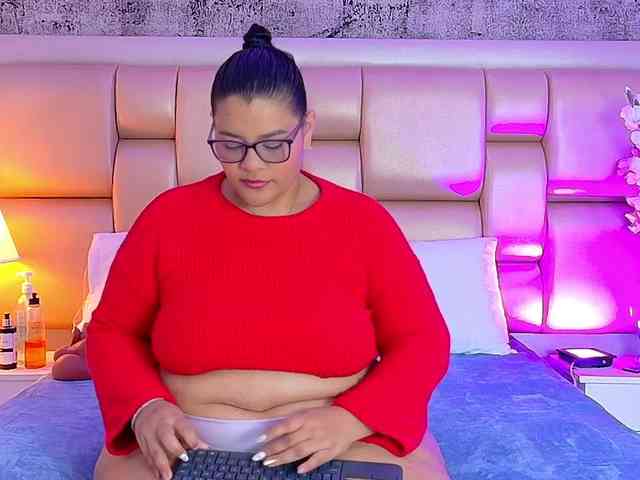 SelennaCooper webcam