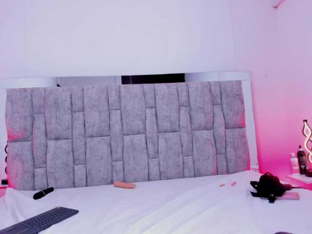 ZafiraNavarro live cam on BongaCams