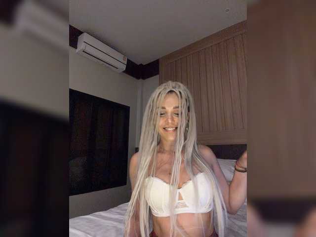 Sonya-Love live cam on BongaCams