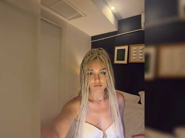 Sonya-Love live webcam show