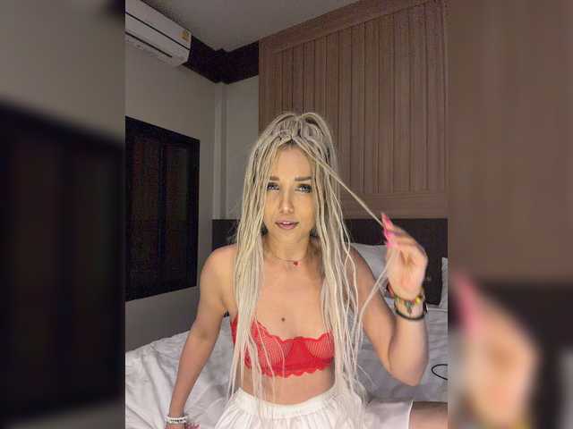 Sonya-Love live webcam show