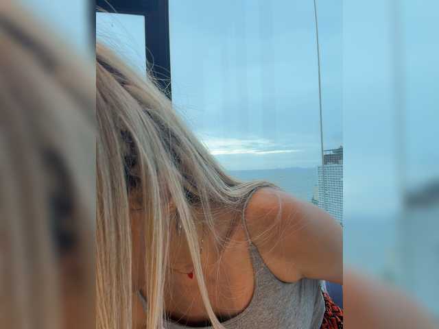 Sonya-Love live webcam show