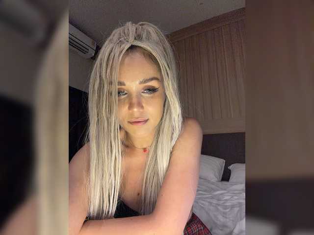 Sonya-Love live webcam show